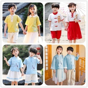 幼儿园园服 小衣服里的大教育